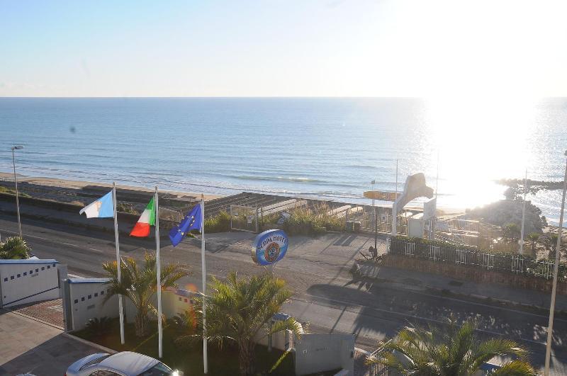 Serpa Hotel Anzio Luaran gambar