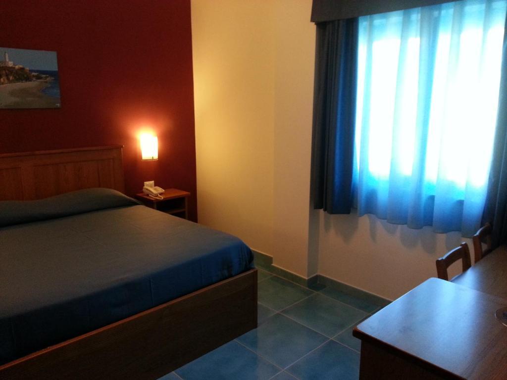 Serpa Hotel Anzio Bilik gambar